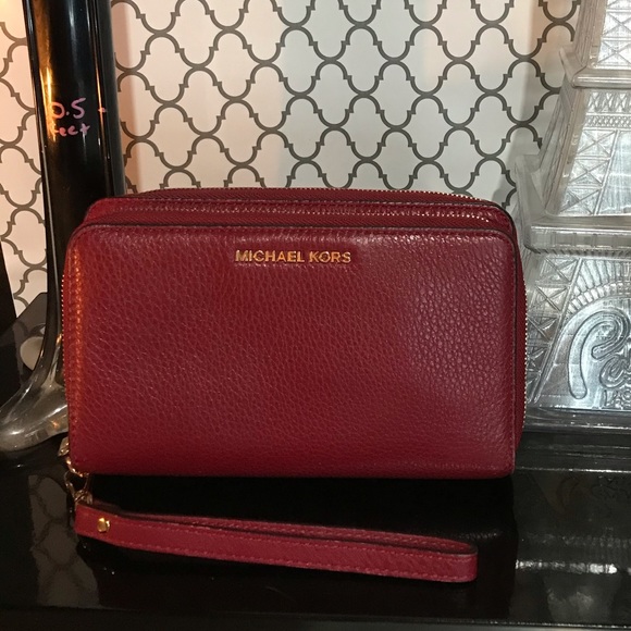 Michael Kors wallet - Picture 1 of 5